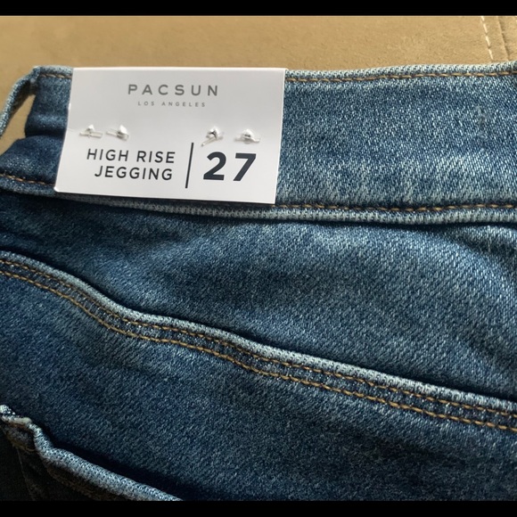 PacSun NWT Distressed jeggings - Picture 3 of 4